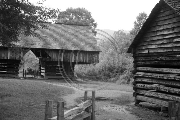 Tipton's Cantilever barn